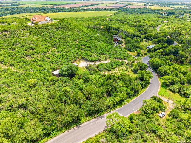 18525 County Road 5722, Castroville, TX 78009