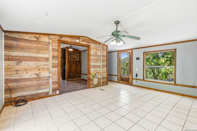 18525 County Road 5722, Castroville, TX 78009