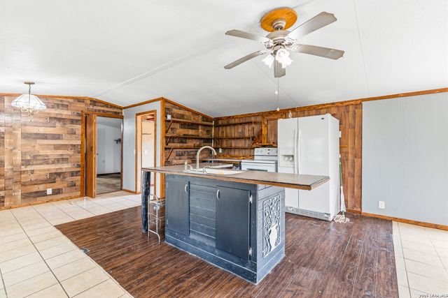 18525 County Road 5722, Castroville, TX 78009
