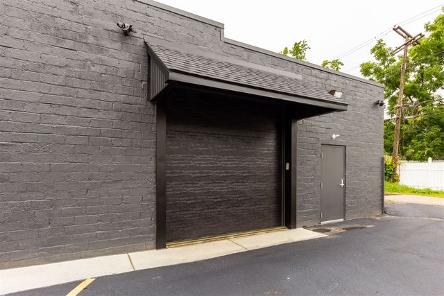 2580 Dixie Highway, Waterford, MI 48328