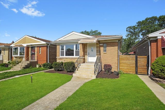 8532 S Damen Avenue, Chicago, IL 60620