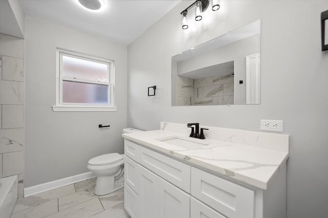 8532 S Damen Avenue, Chicago, IL 60620
