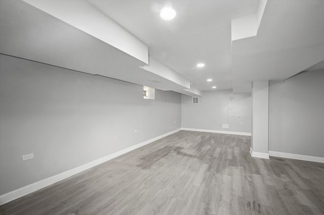 8532 S Damen Avenue, Chicago, IL 60620