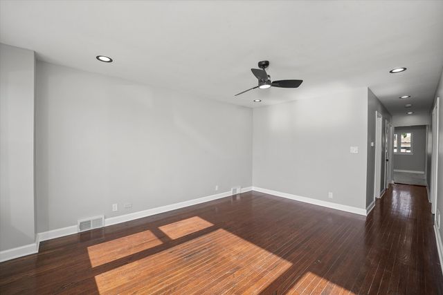 8532 S Damen Avenue, Chicago, IL 60620