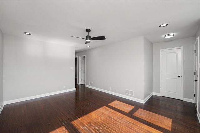 8532 S Damen Avenue, Chicago, IL 60620
