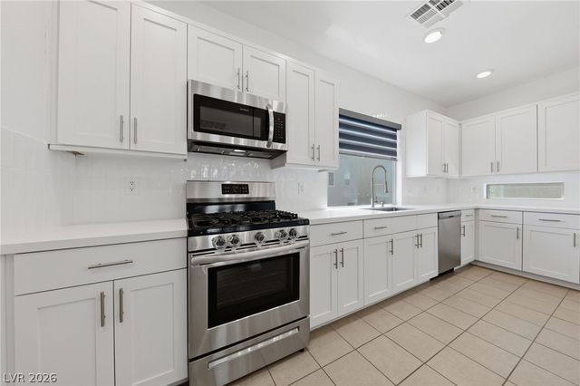 8111 Carpenter Creek Avenue, Las Vegas, NV 89113