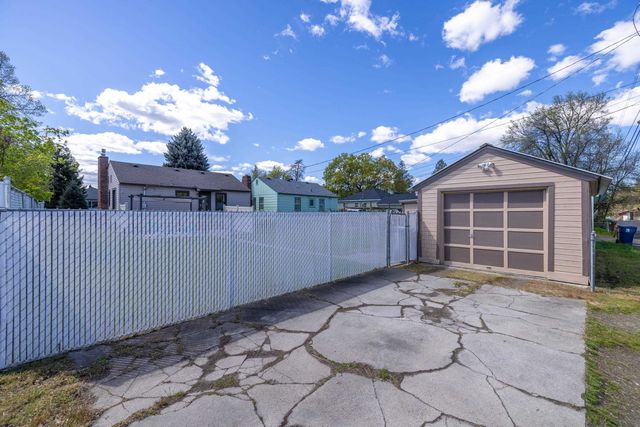 2324 W Providence Ave, Spokane, WA 99205