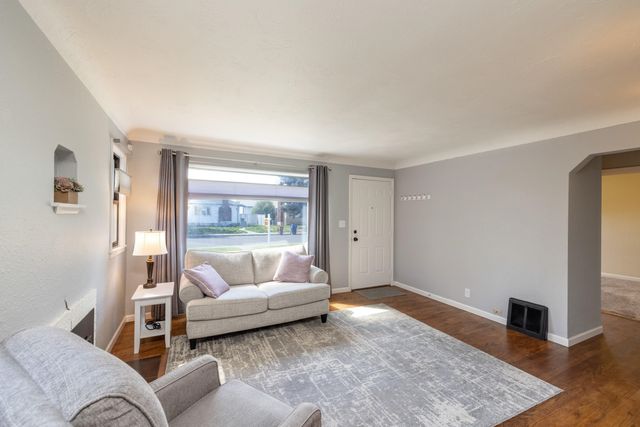 2324 W Providence Ave, Spokane, WA 99205