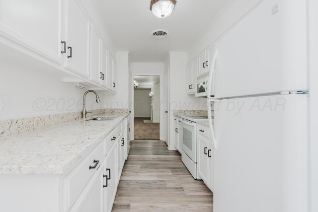 3137 SW 28th Avenue, Amarillo, TX 79109