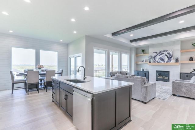 5420 N 213th Street, Elkhorn, NE 68022