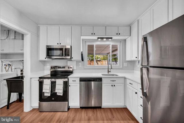 7418 BLACKFORD ST, Springfield, VA 22151