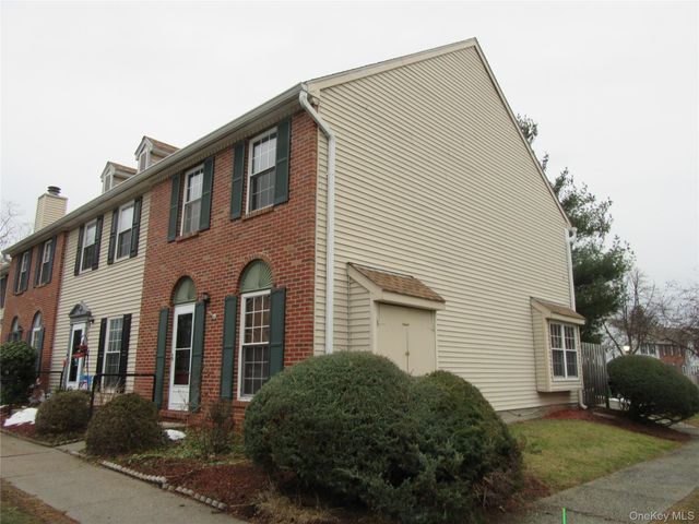 56 Yorkshire Terrace, Washingtonville, NY 10992