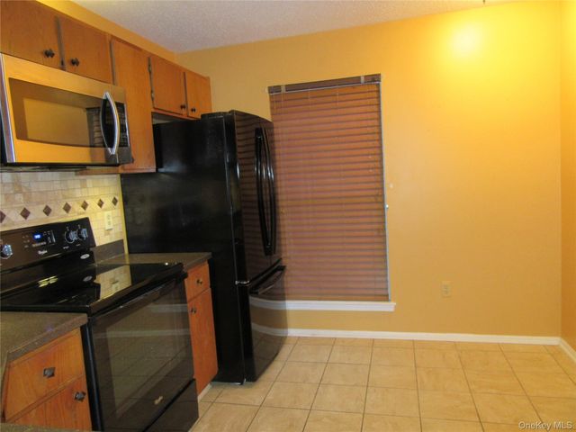 56 Yorkshire Terrace, Washingtonville, NY 10992