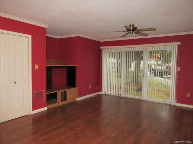 56 Yorkshire Terrace, Washingtonville, NY 10992