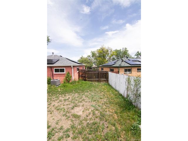 9441 Cedar Ct, Thornton, CO 80229