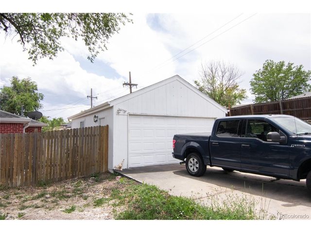 9441 Cedar Ct, Thornton, CO 80229