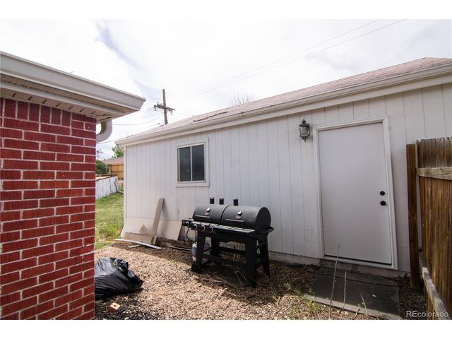 9441 Cedar Ct, Thornton, CO 80229