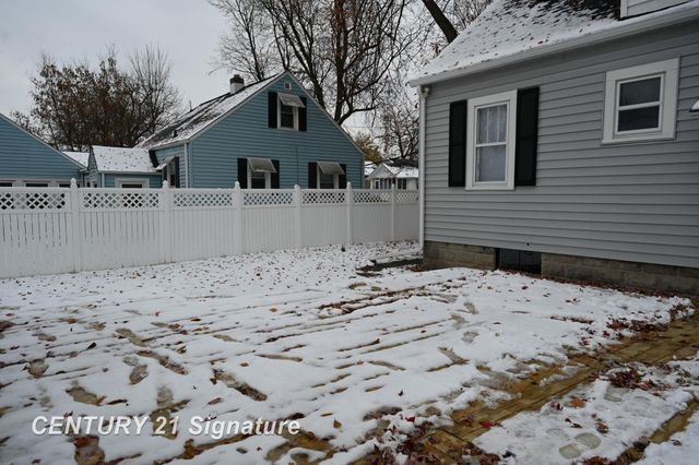 1622 maine Street, Saginaw, MI 48602