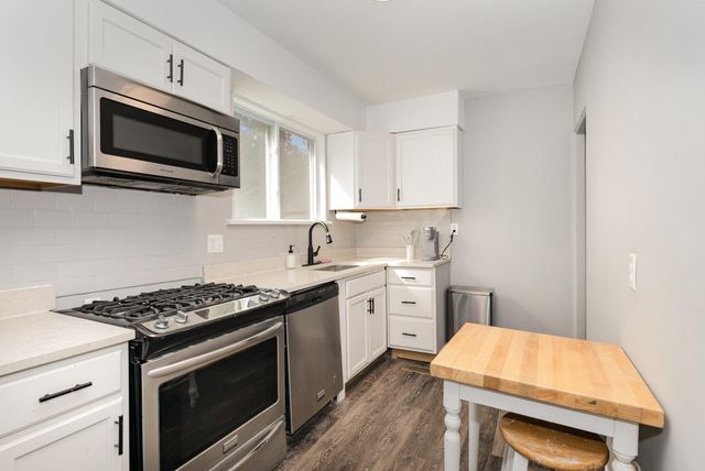 6519 E 4th Avenue, Gary, IN 46403