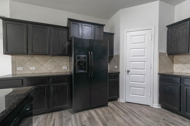 112 Hawkins CT, Hutto, TX 78634