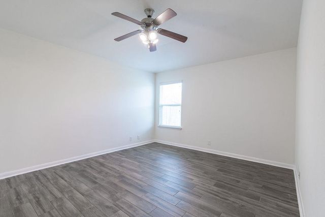 112 Hawkins CT, Hutto, TX 78634