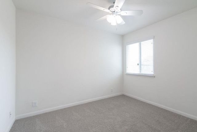 112 Hawkins CT, Hutto, TX 78634