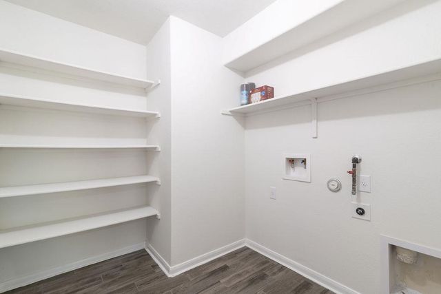 112 Hawkins CT, Hutto, TX 78634