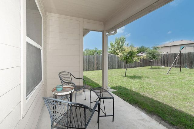 112 Hawkins CT, Hutto, TX 78634