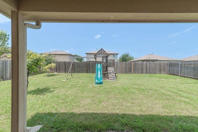112 Hawkins CT, Hutto, TX 78634