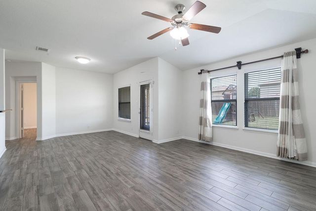 112 Hawkins CT, Hutto, TX 78634