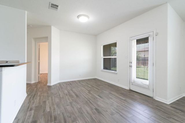 112 Hawkins CT, Hutto, TX 78634