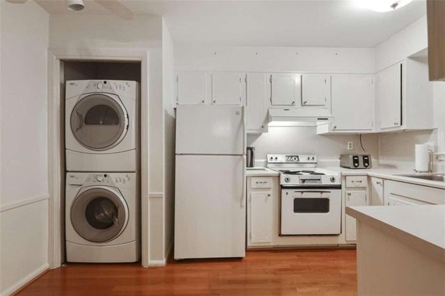 158 Maribeau Square, Atlanta, GA 30327