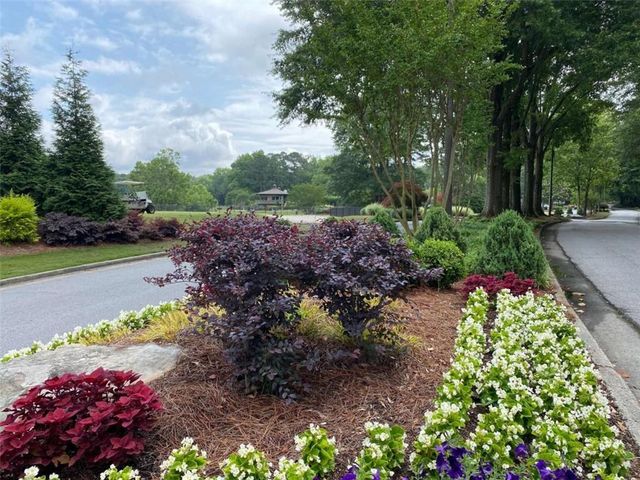 158 Maribeau Square, Atlanta, GA 30327