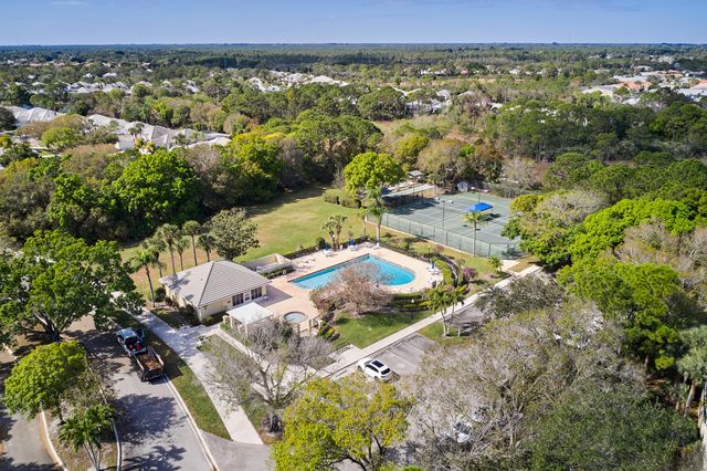 7488 SE Waxberry Circle, Hobe Sound, FL 33455