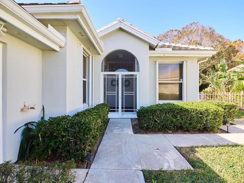 7488 SE Waxberry Circle, Hobe Sound, FL 33455