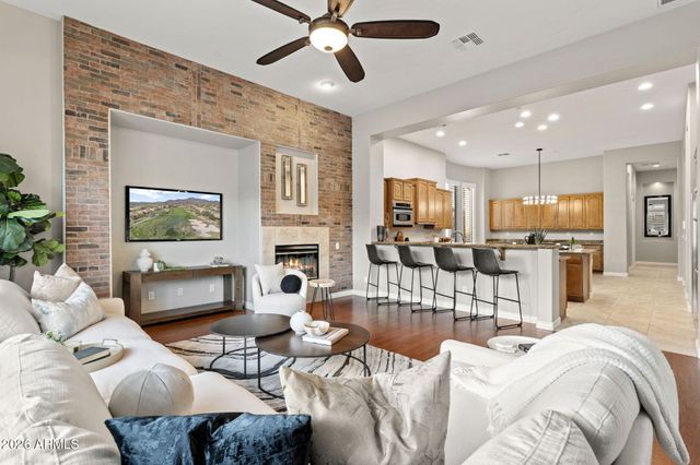 40704 N CLUB POINTE Drive, Anthem, AZ 85086