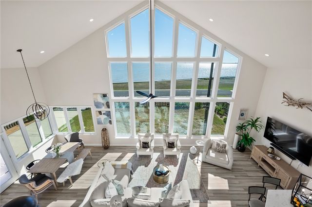605 & 607 Copano Bay Dr, Bayside, TX 78340
