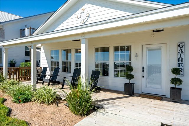 605 & 607 Copano Bay Dr, Bayside, TX 78340
