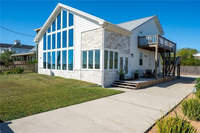 605 & 607 Copano Bay Dr, Bayside, TX 78340