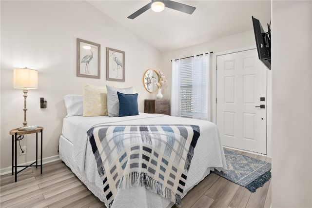 605 & 607 Copano Bay Dr, Bayside, TX 78340