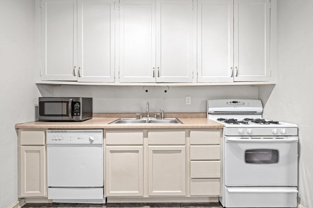 3025 Park Avenue, Minneapolis, MN 55407