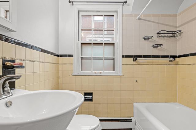 3025 Park Avenue, Minneapolis, MN 55407