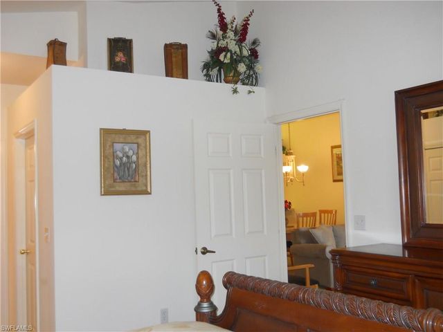 500 Robin Hood CIR 202, Naples, FL 34104