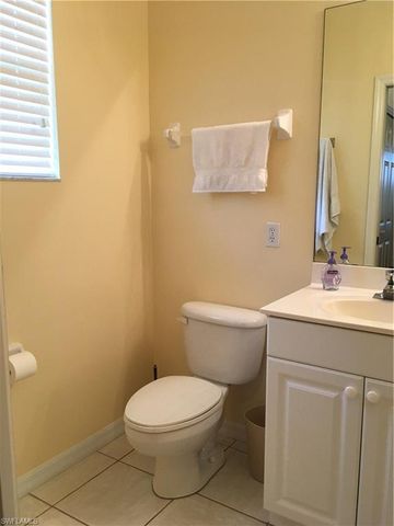 500 Robin Hood CIR 202, Naples, FL 34104