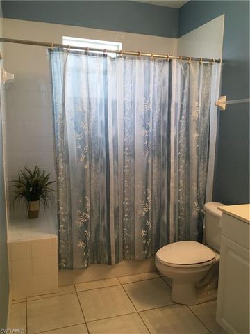 500 Robin Hood CIR 202, Naples, FL 34104