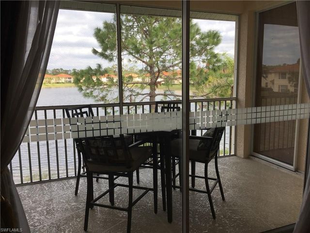 500 Robin Hood CIR 202, Naples, FL 34104