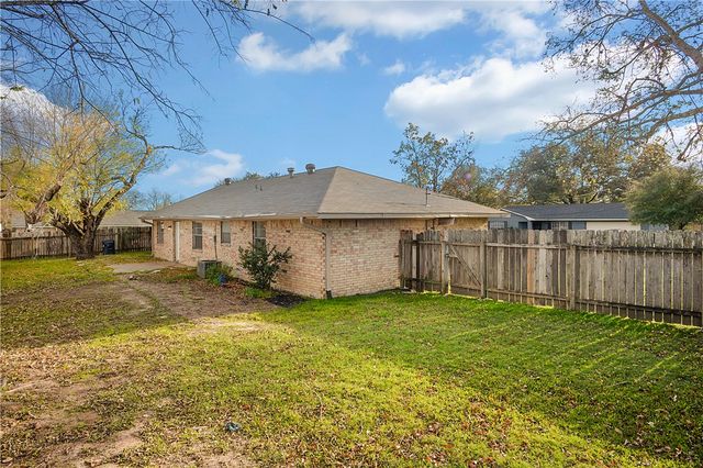 1003 Holik Drive, College Station, TX 77840