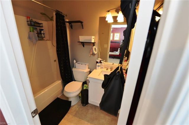 809 Christa CT, Virginia Beach, VA 23462