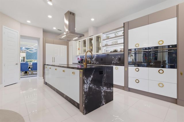 10271 Peninsula Place, Parkland, FL 33076