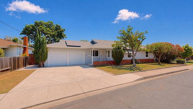 324 Sycamore Ave, Manteca, CA 95336